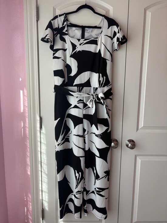 Liz Claiborne Pants - Liz Claiborne Black and White Floral Tie-Waist Jumpsuit